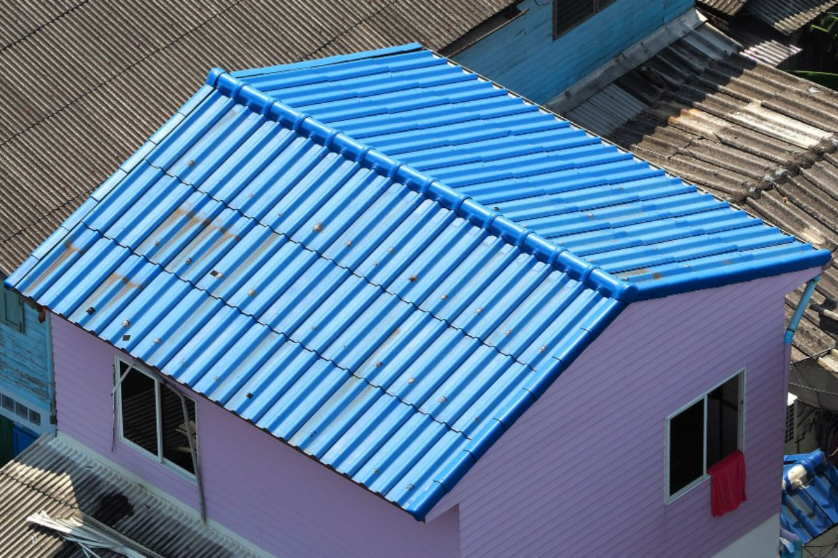 Factors to Consider When Choosing Between Metal Roofing